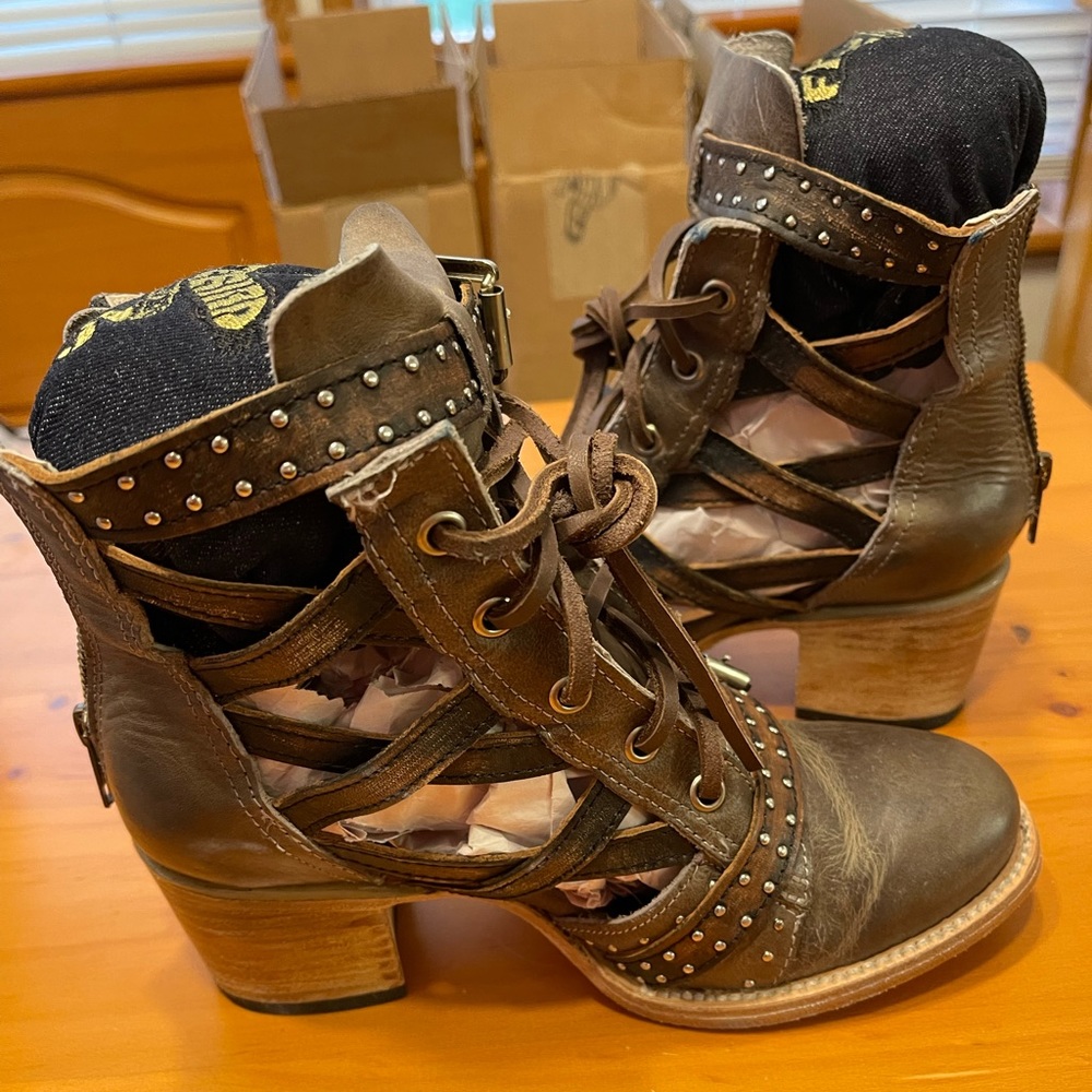 Freebird Cheyenne Stone size 7